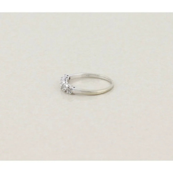 10k White Gold Diamond Flower Band Ring Stackable Size 7 1/4 - Picture 6 of 7